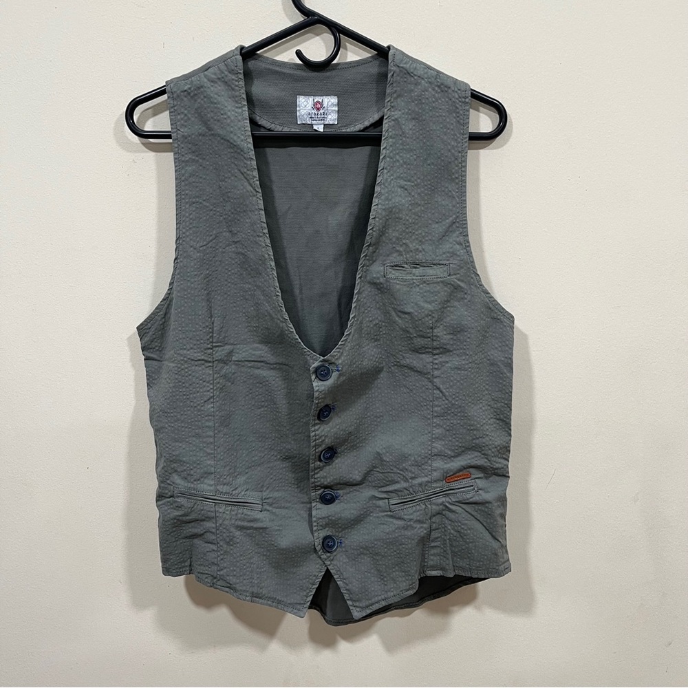 EUC ARAGAZA men’s vest causal size large